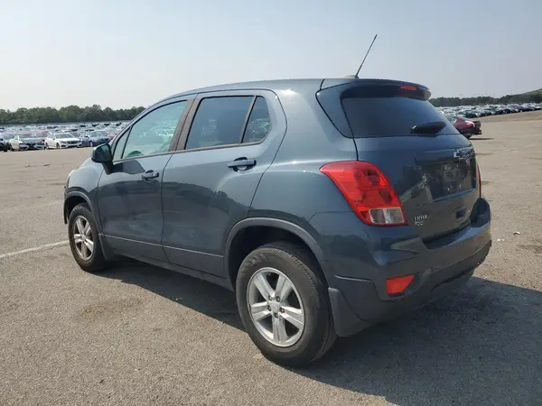 KL7CJKSB4MB305593 2021 CHEVROLET TRAX - Image 2
