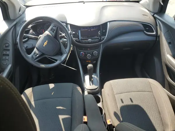 KL7CJKSB4MB305593 2021 CHEVROLET TRAX - Image 8