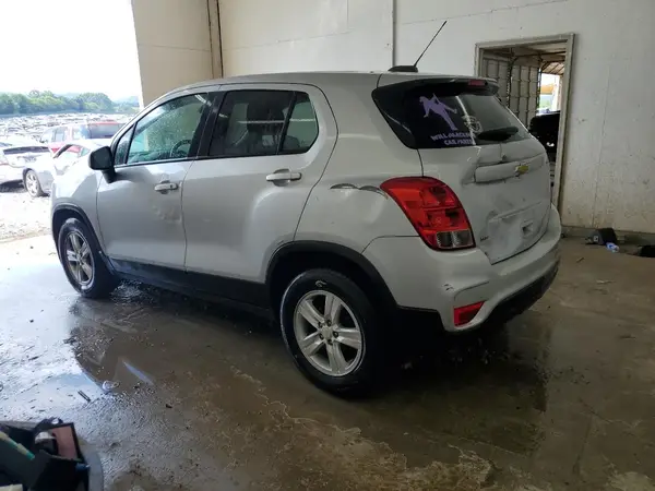 KL7CJKSB4MB307912 2021 CHEVROLET TRAX - Image 2