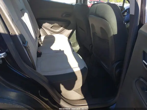 KL7CJKSB4MB314469 2021 CHEVROLET TRAX - Image 8