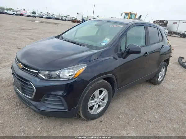 KL7CJKSB4MB314603 2021 CHEVROLET TRAX - Image 2