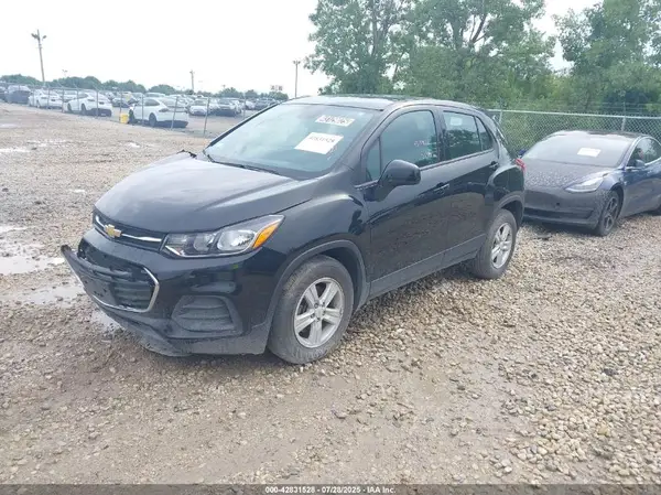 KL7CJKSB4MB316092 2021 CHEVROLET TRAX - Image 2