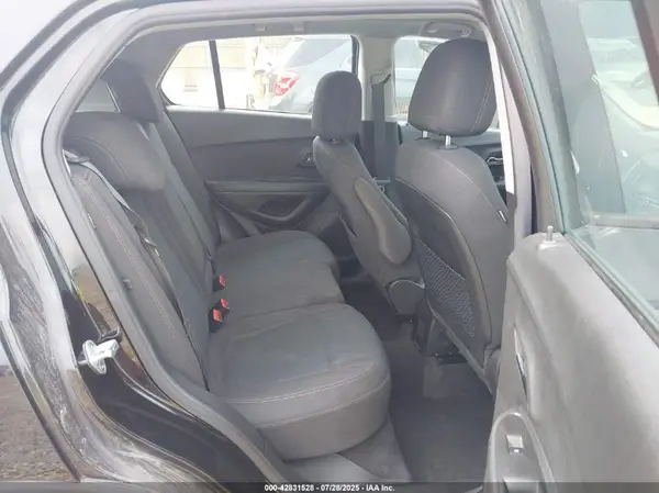 KL7CJKSB4MB316092 2021 CHEVROLET TRAX - Image 8