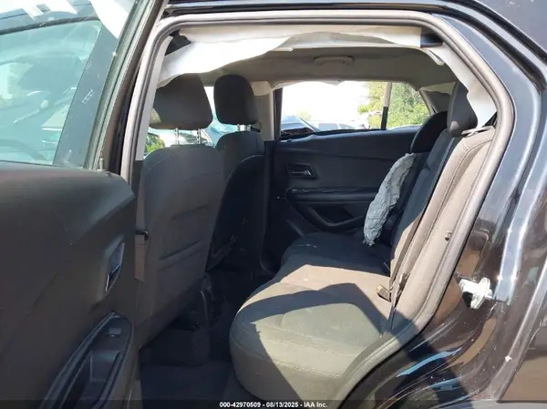 KL7CJKSB4MB316464 2021 CHEVROLET TRAX - Image 8