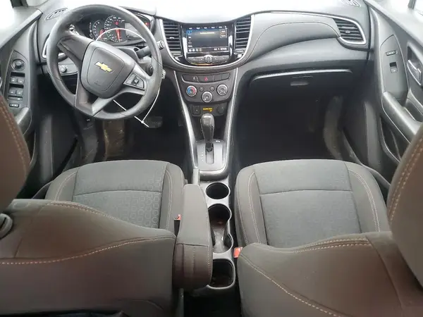 KL7CJKSB4MB318635 2021 CHEVROLET TRAX - Image 8