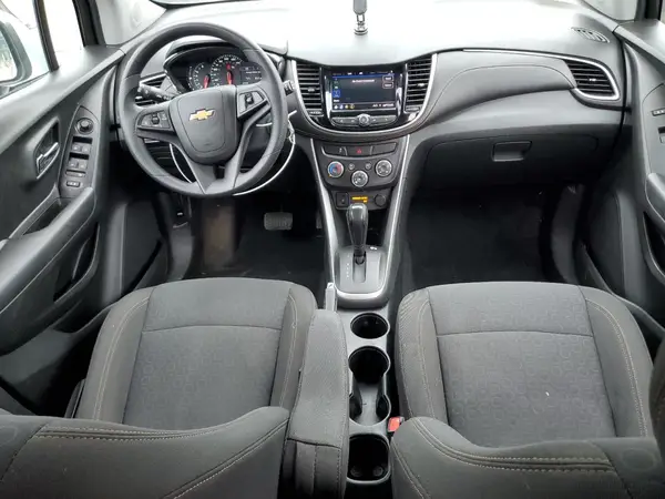 KL7CJKSB4MB318814 2021 CHEVROLET TRAX - Image 8