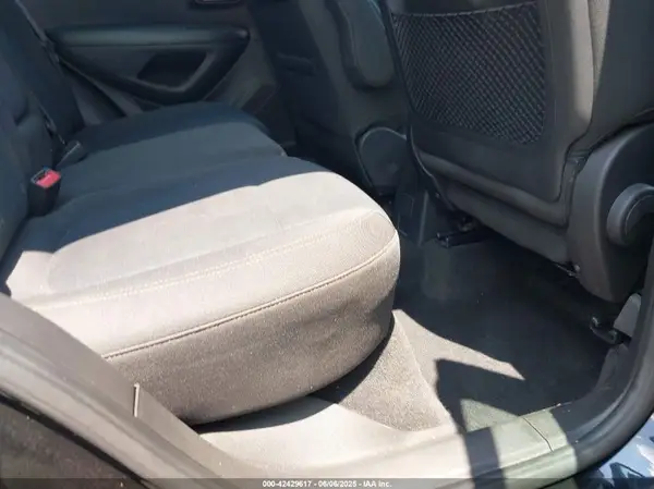 KL7CJKSB4MB320580 2021 CHEVROLET TRAX - Image 8