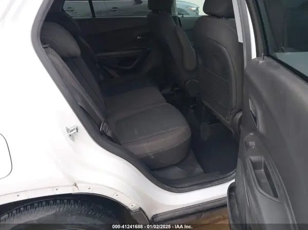 KL7CJKSB4MB321969 2021 CHEVROLET TRAX - Image 8