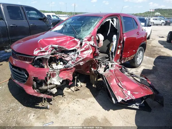 KL7CJKSB4MB323298 2021 CHEVROLET TRAX - Image 2