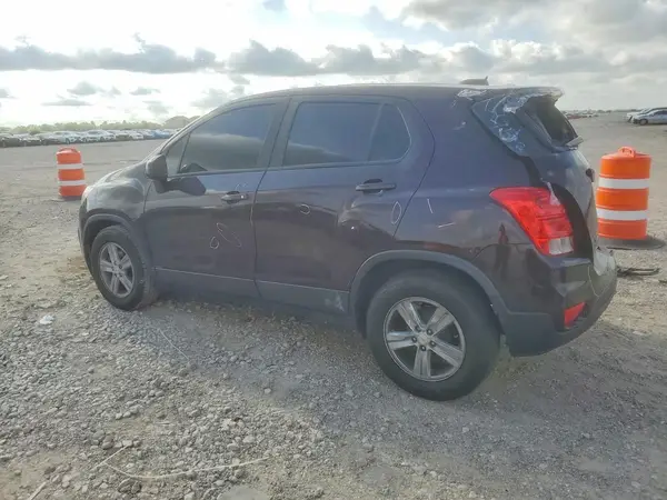 KL7CJKSB4MB325584 2021 CHEVROLET TRAX - Image 2