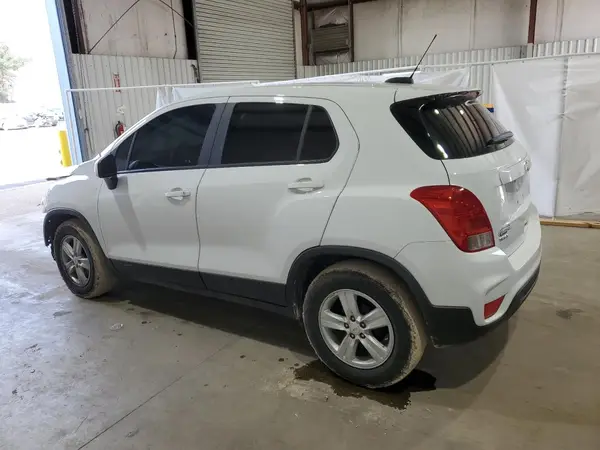 KL7CJKSB4MB328937 2021 CHEVROLET TRAX - Image 2