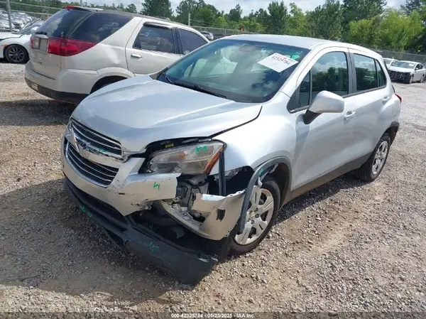 KL7CJKSB5GB582810 2016 CHEVROLET TRAX - Image 2