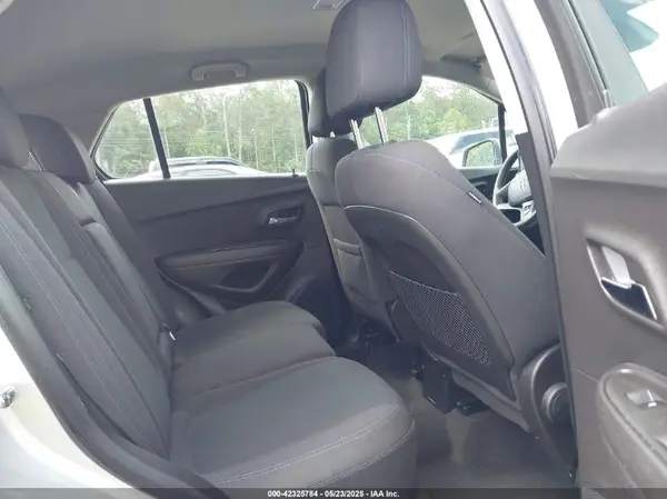 KL7CJKSB5GB582810 2016 CHEVROLET TRAX - Image 8