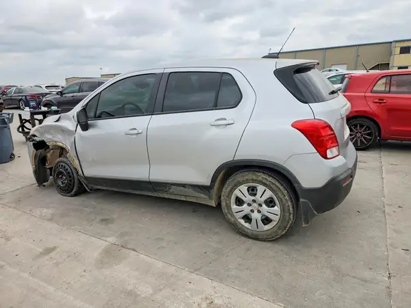 KL7CJKSB5GB602845 2016 CHEVROLET TRAX - Image 2