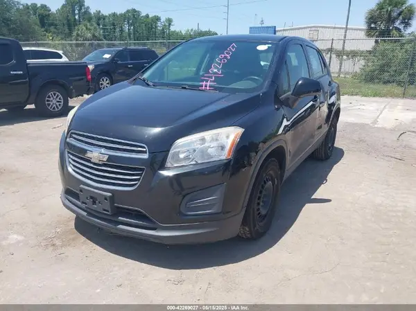 KL7CJKSB5GB608001 2016 CHEVROLET TRAX - Image 2