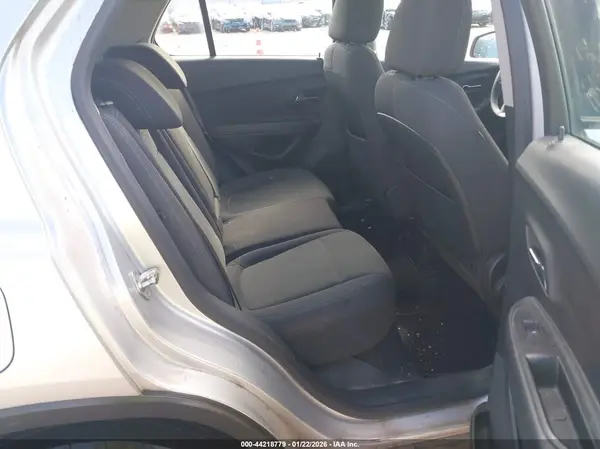 KL7CJKSB5GB676346 2016 CHEVROLET TRAX - Image 8