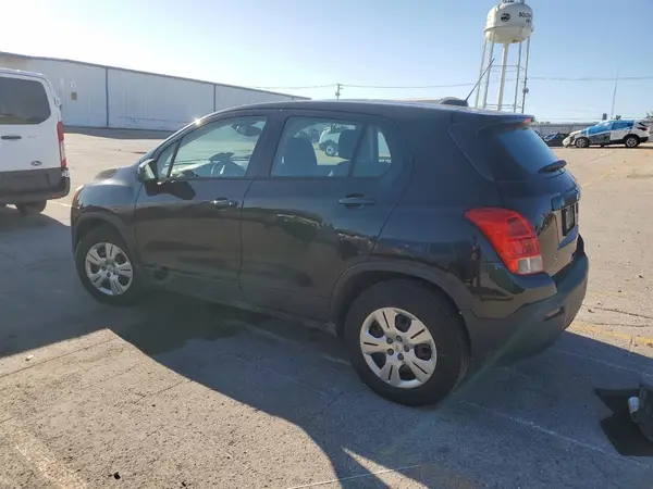 KL7CJKSB5GB686987 2016 CHEVROLET TRAX - Image 2