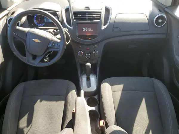 KL7CJKSB5GB686987 2016 CHEVROLET TRAX - Image 8
