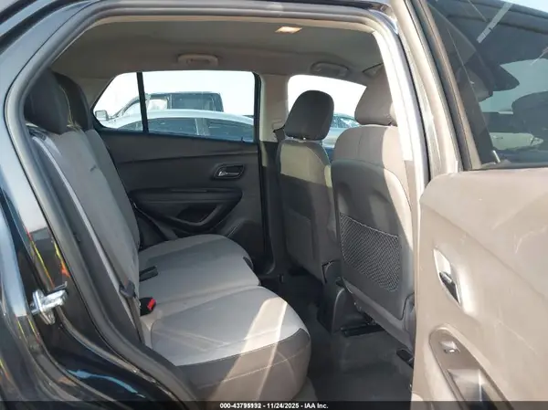 KL7CJKSB5GB728767 2016 CHEVROLET TRAX - Image 8
