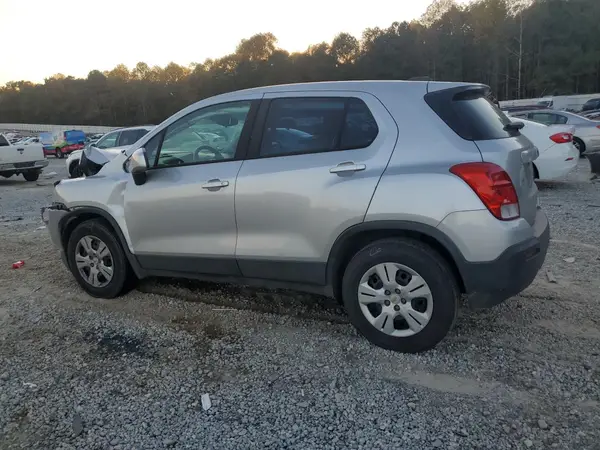 KL7CJKSB5GB762093 2016 CHEVROLET TRAX - Image 2