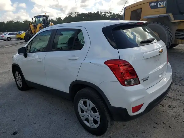 KL7CJKSB5HB085645 2017 CHEVROLET TRAX - Image 2