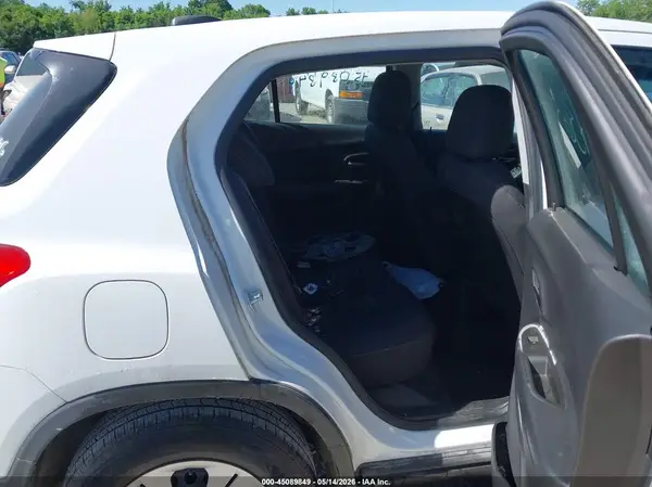 KL7CJKSB5HB088500 2017 CHEVROLET TRAX - Image 8