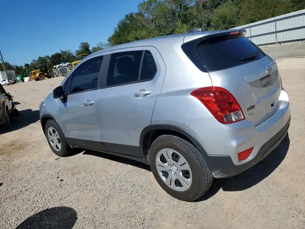 KL7CJKSB5HB153295 2017 CHEVROLET TRAX - Image 2