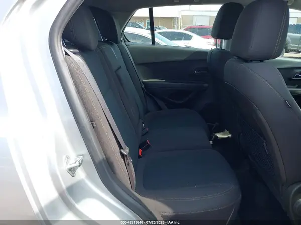 KL7CJKSB5HB154690 2017 CHEVROLET TRAX - Image 8