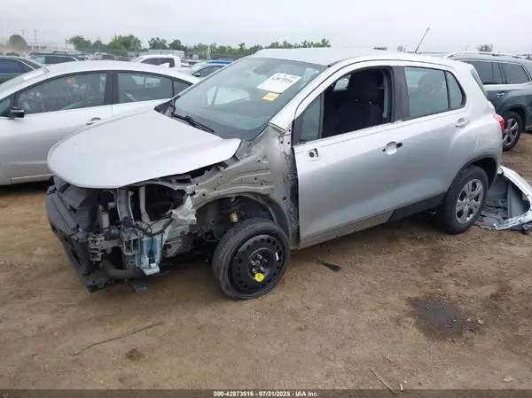 KL7CJKSB5HB173997 2017 CHEVROLET TRAX - Image 2