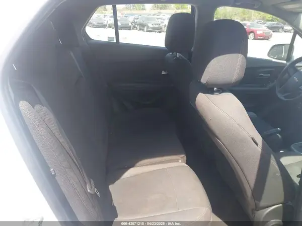 KL7CJKSB5HB226360 2017 CHEVROLET TRAX - Image 8