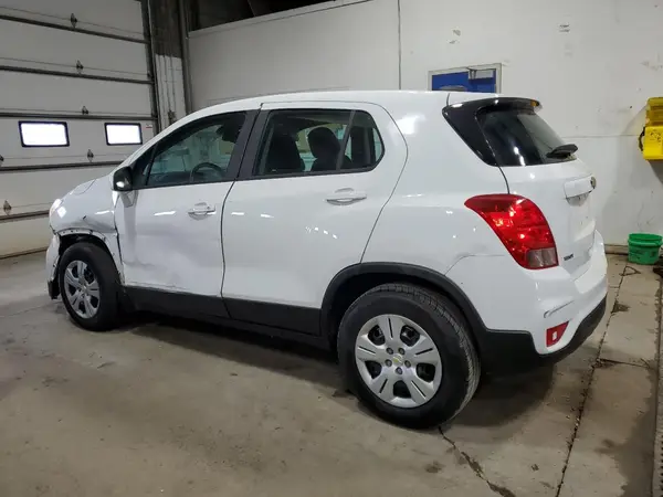 KL7CJKSB5HB227296 2017 CHEVROLET TRAX - Image 2