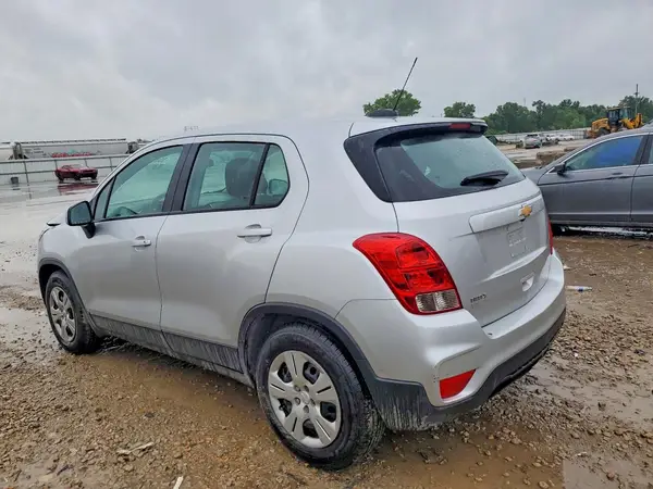 KL7CJKSB5HB261724 2017 CHEVROLET TRAX - Image 2
