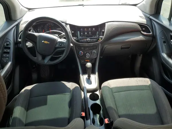 KL7CJKSB5JB527555 2018 CHEVROLET TRAX - Image 8