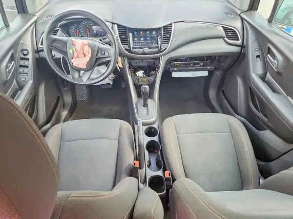 KL7CJKSB5JB732356 2018 CHEVROLET TRAX - Image 8