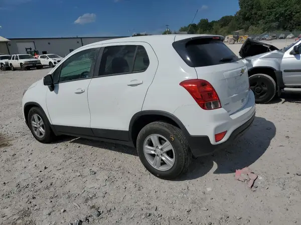 KL7CJKSB5LB018553 2020 CHEVROLET TRAX - Image 2