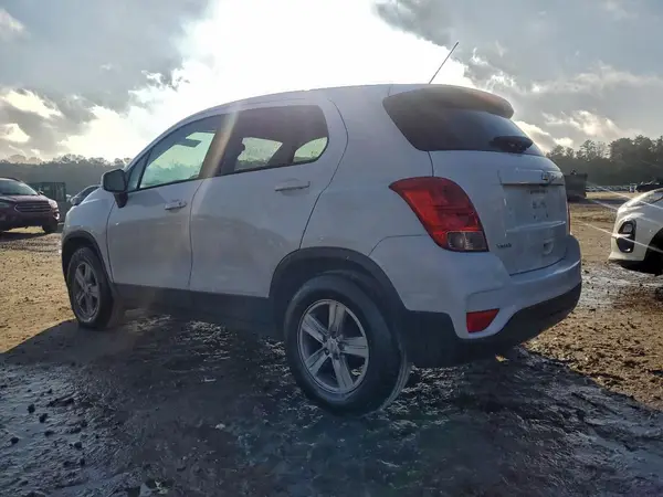 KL7CJKSB5LB019394 2020 CHEVROLET TRAX - Image 2