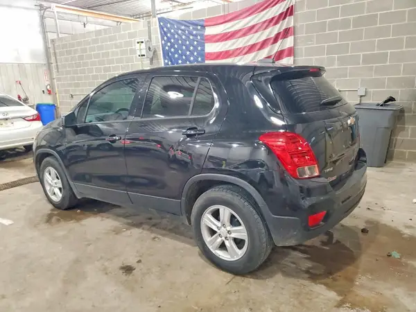 KL7CJKSB5LB020688 2020 CHEVROLET TRAX - Image 2