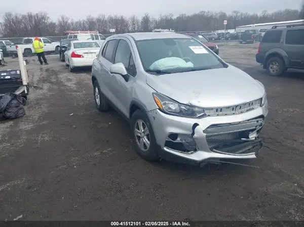 KL7CJKSB5LB028290 2020 CHEVROLET TRAX - Image 1