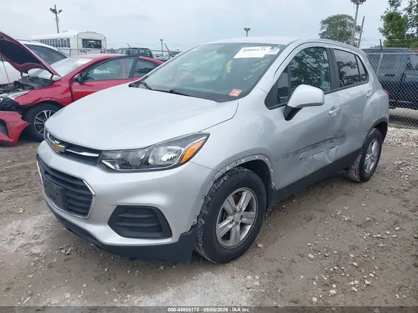 KL7CJKSB5LB032355 2020 CHEVROLET TRAX - Image 2