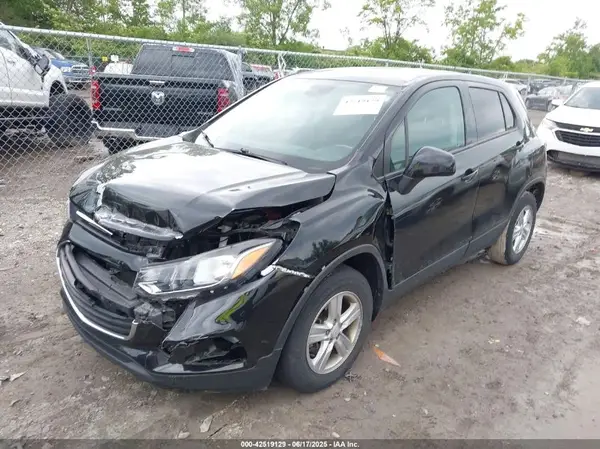 KL7CJKSB5LB038981 2020 CHEVROLET TRAX - Image 2