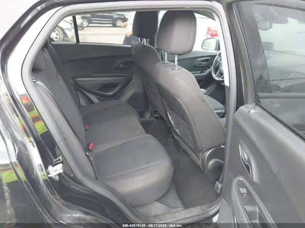 KL7CJKSB5LB038981 2020 CHEVROLET TRAX - Image 8