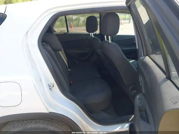 KL7CJKSB5LB041685 2020 CHEVROLET TRAX - Image 8
