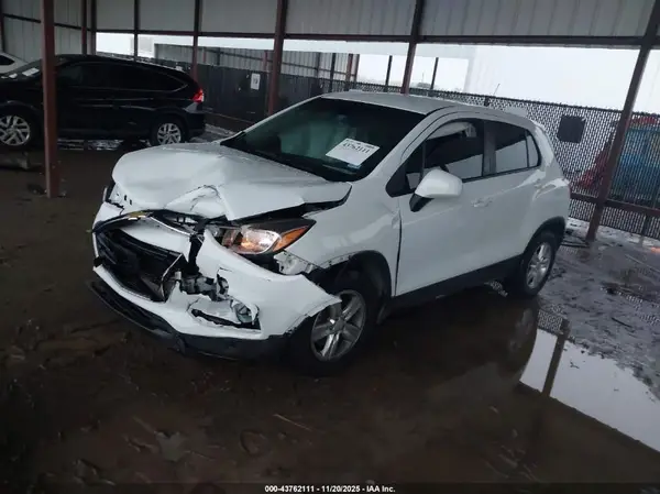 KL7CJKSB5LB043274 2020 CHEVROLET TRAX - Image 2
