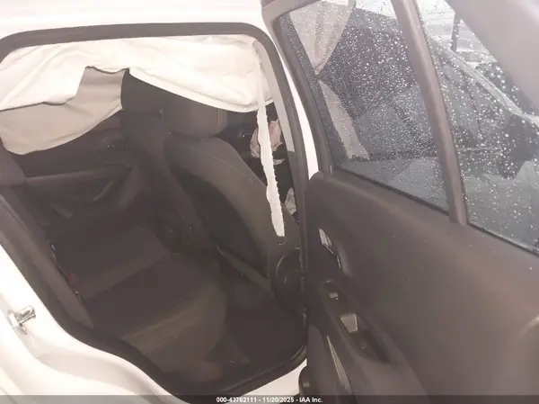 KL7CJKSB5LB043274 2020 CHEVROLET TRAX - Image 8