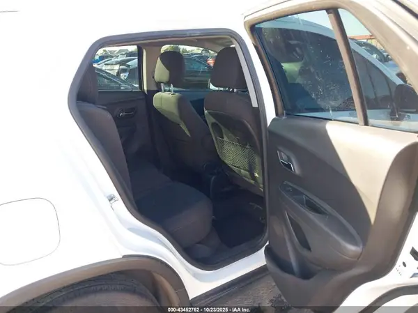 KL7CJKSB5LB045817 2020 CHEVROLET TRAX - Image 8