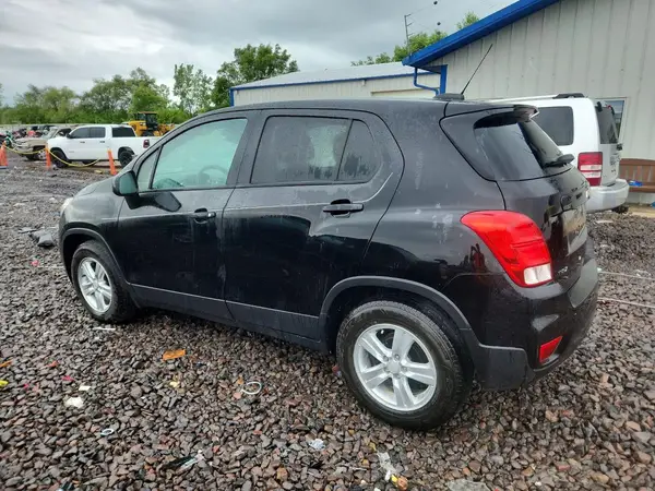 KL7CJKSB5LB049866 2020 CHEVROLET TRAX - Image 2