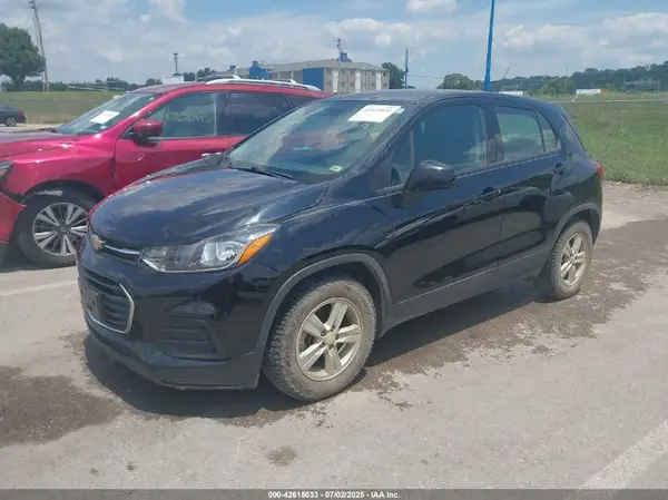KL7CJKSB5LB051228 2020 CHEVROLET TRAX - Image 2