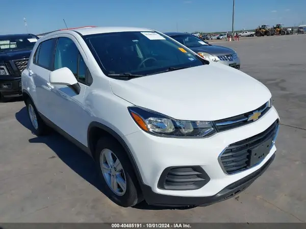 KL7CJKSB5LB055666 2020 CHEVROLET TRAX - Image 1