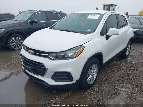 KL7CJKSB5LB058079 2020 CHEVROLET TRAX - Image 2