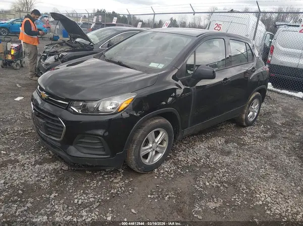 KL7CJKSB5LB058888 2020 CHEVROLET TRAX - Image 2